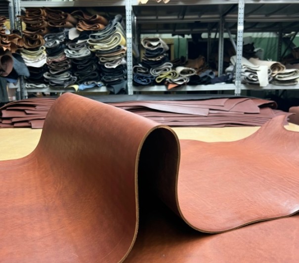 Краст Ременной Коричневый, без финиша, 3,5+ мм, средний размер 180-200 дм²	