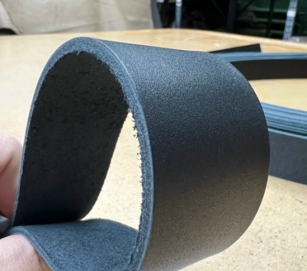 Ременные заготовки (черные ,мелкая плита) ,с финишем, 120-130 см